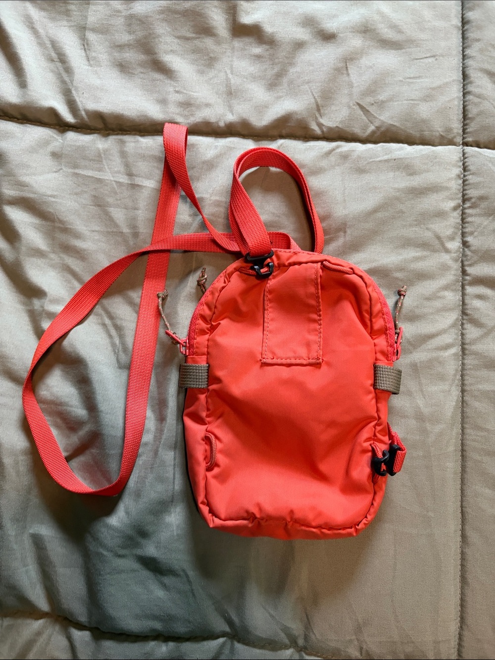 Fjällräven Kånken Mini Crossbody Pouch in Orange - Picture 2 of 6